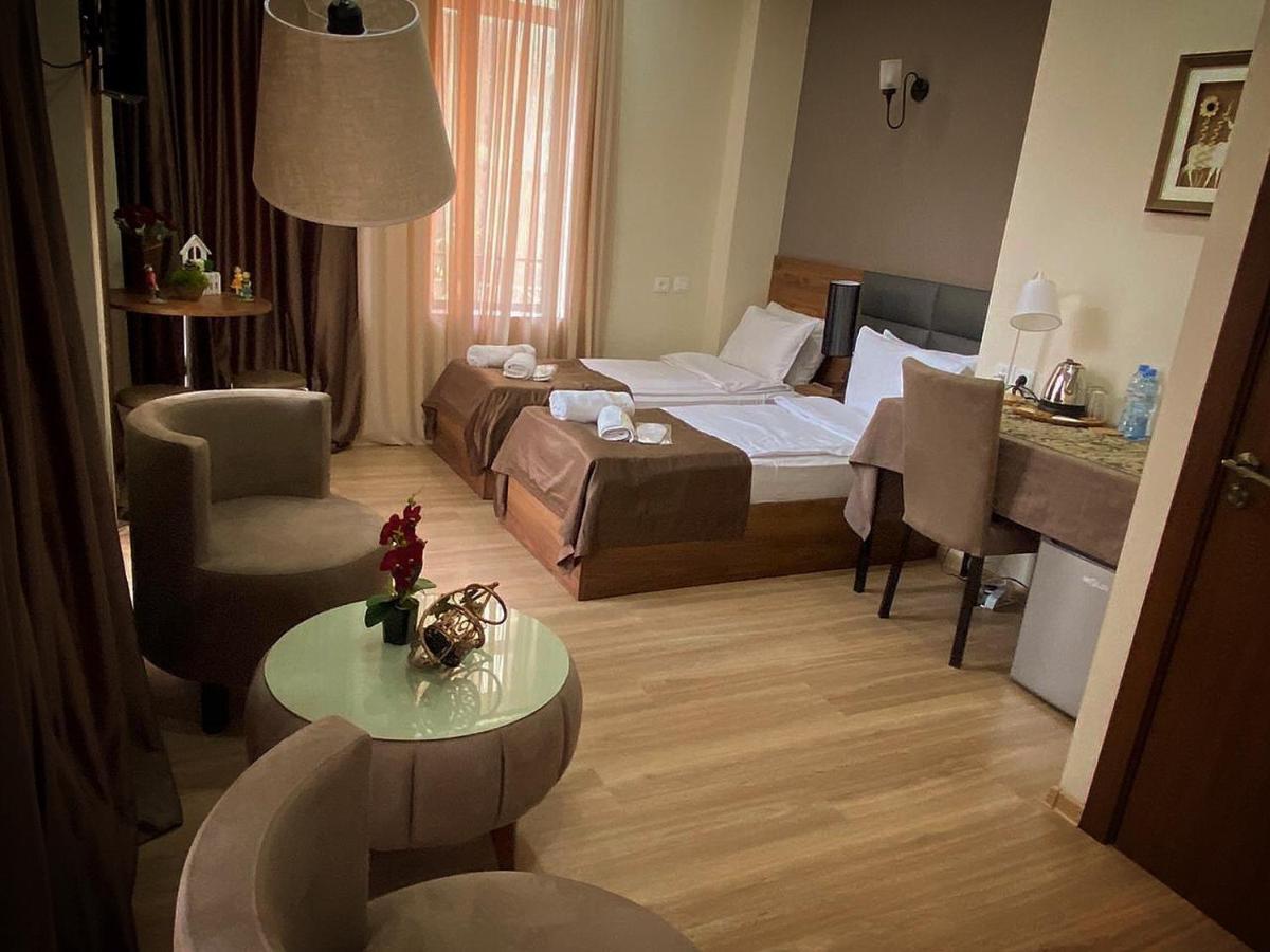 Hotel Terrace Tbilisi Ngoại thất bức ảnh